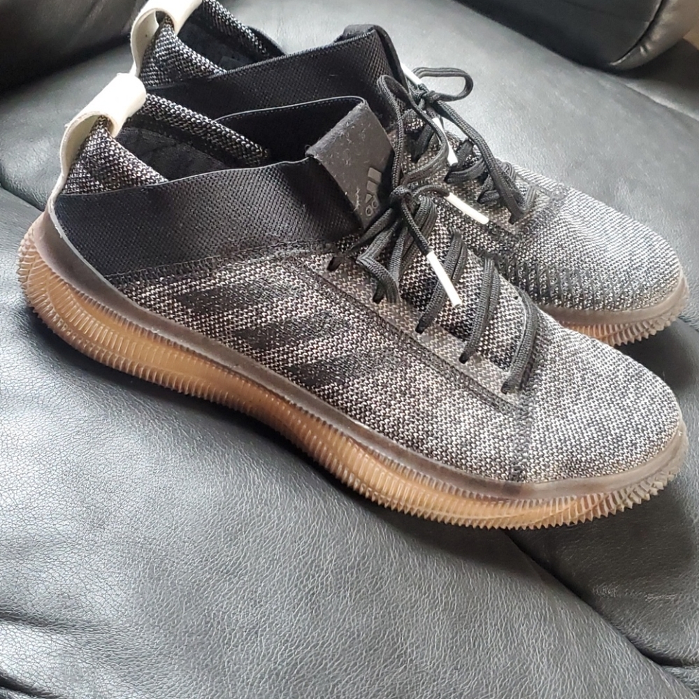 Adidas size 8 1/2 womans shoes